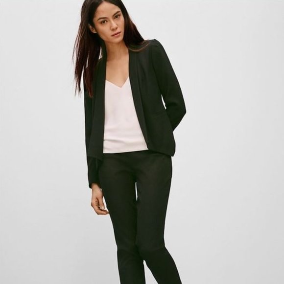 Aritzia Babaton Dominique Short Blazer - Picture 7 of 10
